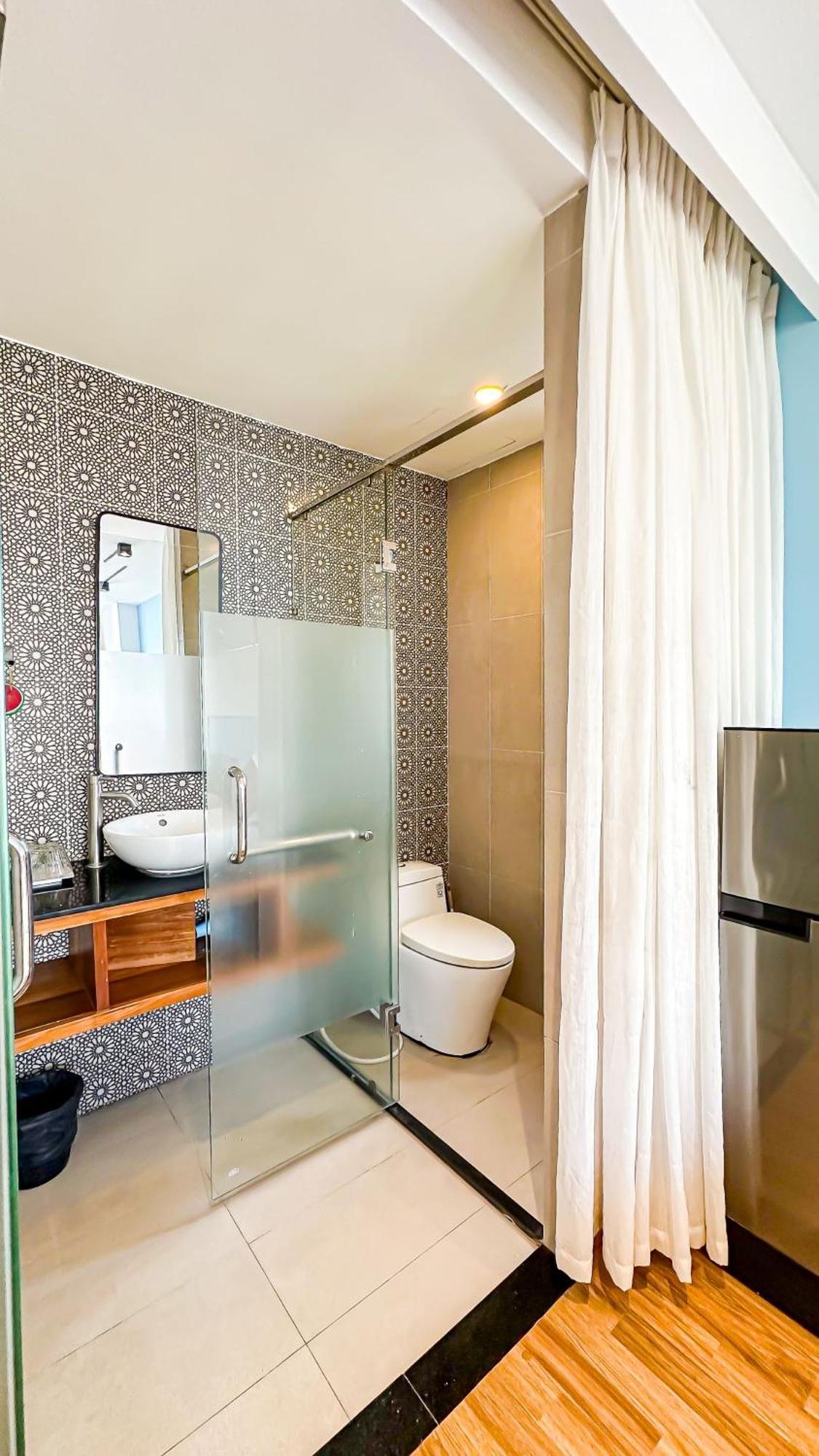 Sea Vista Boutique Hotel & Apartment Дананг Экстерьер фото