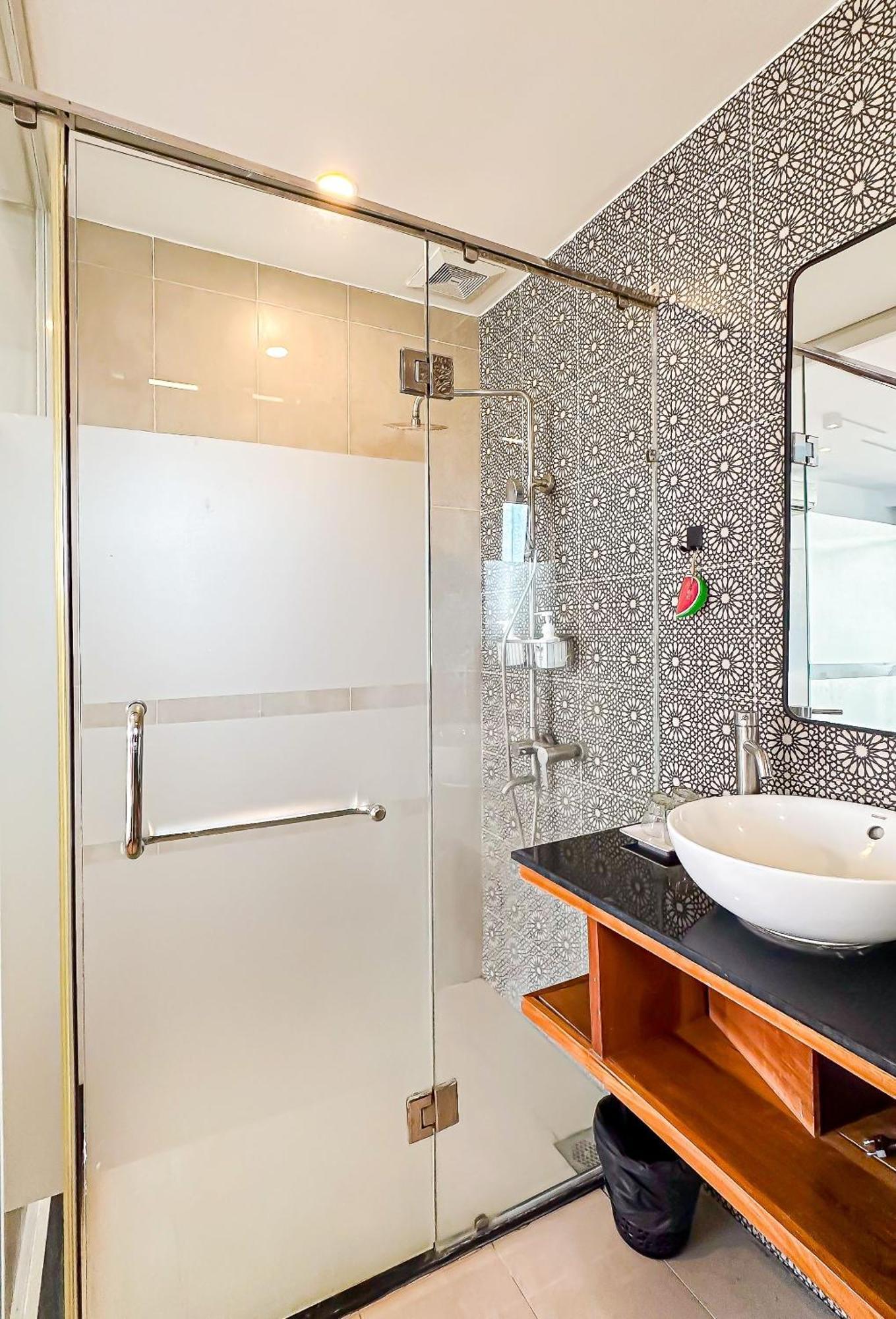 Sea Vista Boutique Hotel & Apartment Дананг Экстерьер фото